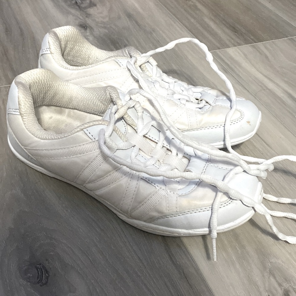 Chases cheer shoes